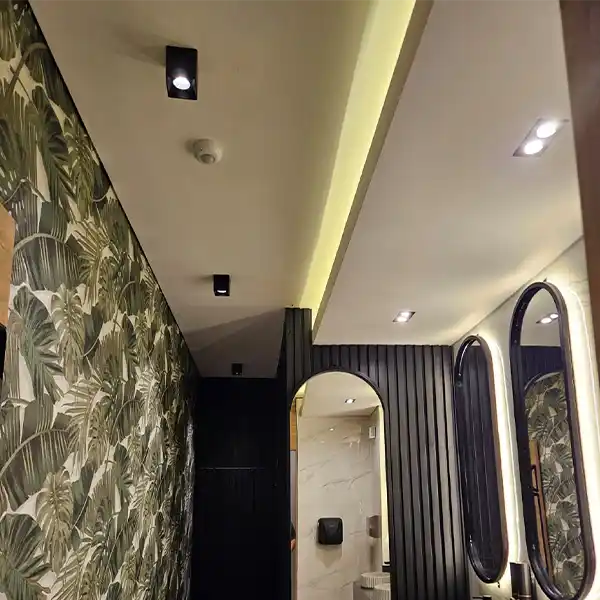 bala para bombillo GU10 de uso interior DLGU10CSQ bala para bombillo GU10 de uso interior color negro ideal para iluminación puntual en espacios interiores