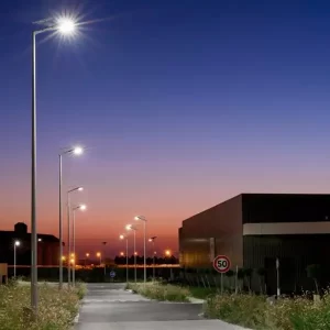 Luminaria Solar LED 30W para alumbrado público exterior en áreas urbanas y rurales
